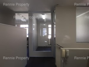 305m² Office Space to rent at Ferndale Mews in Ferndale