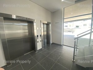 159m² Office Space to rent at Halo Medical Suites Paardevlei in Paardevlei