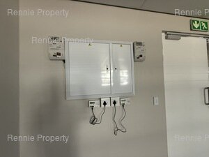 77m² Office Space to rent at Halo Medical Suites Paardevlei in Paardevlei