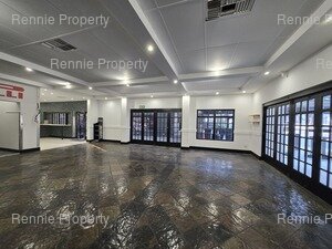 242m² Retail Shops to rent at Parkmore Square in Parkmore