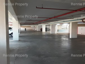 400m² Office Space to rent at Surrey Ave in Ferndale