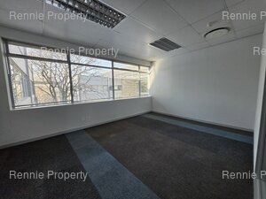937m² Office Space to rent at 33 Fricker Road in Illovo