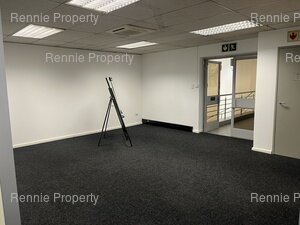 400m² Office Space to rent at Hurlingham Office Park in Hurlingham