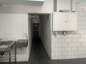 167m² Retail Shops to rent at Royker Centre in Athlone