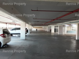 400m² Office Space to rent at Surrey Ave in Ferndale