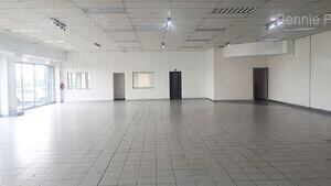 571m² Warehouse to rent at 28 Marine Drive in Paarden Eiland