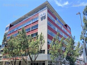 194m² Office Space to rent at 33 Martin Hammerschlag Way in Foreshore