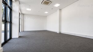 3 213m² Warehouse to rent at Golf Air Park Phase 2 in Airport Industria