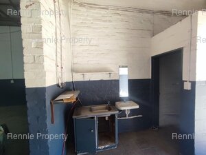 500m² Warehouse to rent at Gunners Factory Park in Epping Industrial
