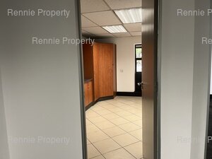 400m² Office Space to rent at Hurlingham Office Park in Hurlingham