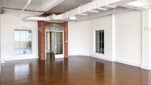 108m² Office Space to rent at Woodland House in Woodstock