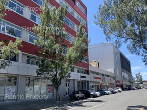 194m² Office Space to rent at 33 Martin Hammerschlag Way in Foreshore
