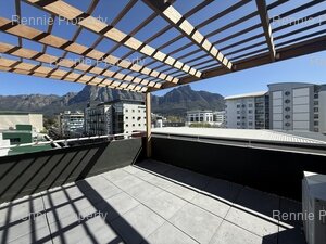 388m² Office Space to rent at Stadium On Main in Claremont