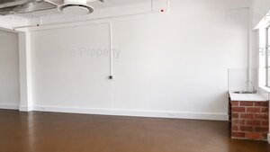 108m² Office Space to rent at Woodland House in Woodstock