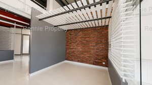 186m² Office Space to rent at Woodstock  Studios in Woodstock