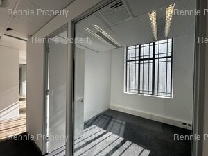 171m² Office Space to rent at Salga House in Cape Town CBD