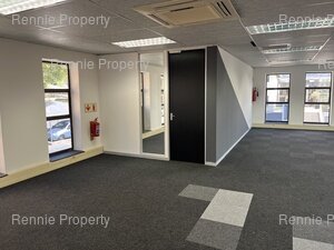 277m² Office Space to rent at Hurlingham Office Park in Hurlingham