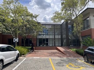 Office Space to rent at Little Fourways Office Park in Magaliessig
