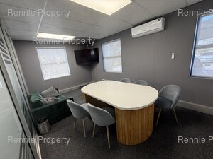544m² Office Space to rent at Greenford Office Estate Phase 1 in Kenilworth