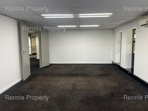 400m² Office Space to rent at Hurlingham Office Park in Hurlingham