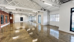 164m² Office Space to rent at Woodland House in Woodstock