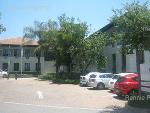 556m² Office Space to rent at Grayston Office Park in Sandown JHB