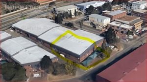336m² Warehouse to rent at Sandton Commercial  Village in Eastgate