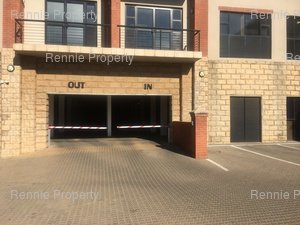 Retail Shops to rent at Featherbrooke Business Park in Featherbrooke Estate