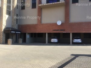 Retail Shops to rent at Featherbrooke Business Park in Featherbrooke Estate