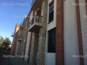 Retail Shops to rent at Featherbrooke Business Park in Featherbrooke Estate