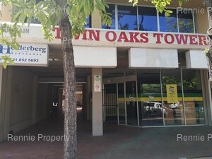 175m² Office Space to rent at Twin Oak Towers in Somerset West