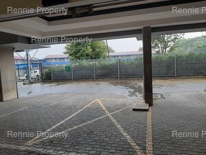 400m² Office Space to rent at Genesis  on Fairmount (Shopping Centre) in Fairmount
