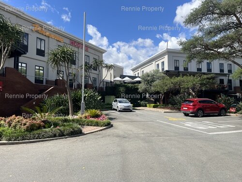 Pineslopes Shopping Centre