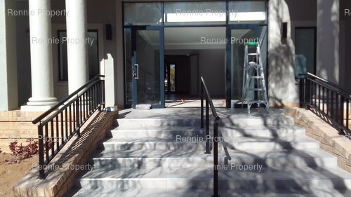 206m² Thornhill Office Park, Waterfall City