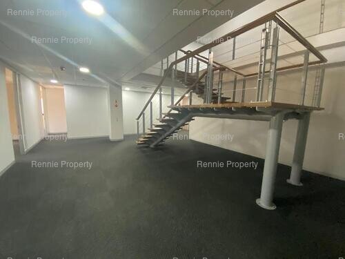 924m² Golf Park, Mowbray